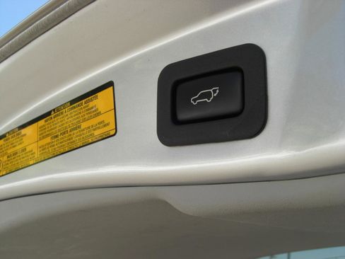 Used 2009 Toyota Venza AWD image 17
