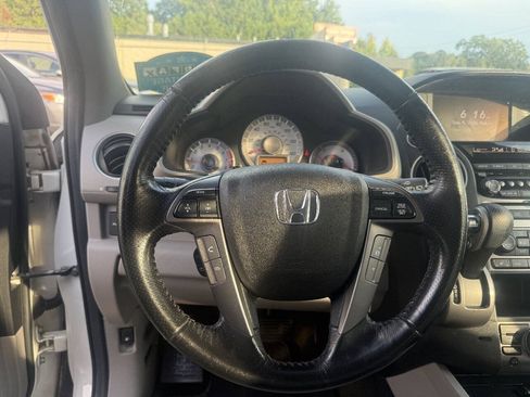 Used 2013 Honda Pilot Touring image 10