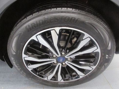 Certified 2021 Ford Escape SE w/ SE Sport Appearance Package image 13