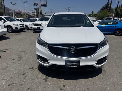 Used 2018 Buick Enclave Essence image 2