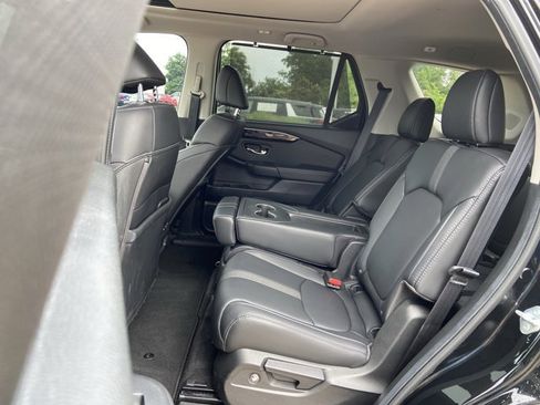 Used 2023 Honda Pilot Touring image 16