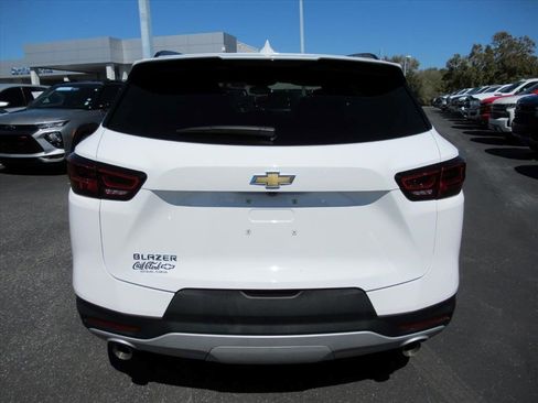 Certified 2024 Chevrolet Blazer LT w/ Convenience Package image 5