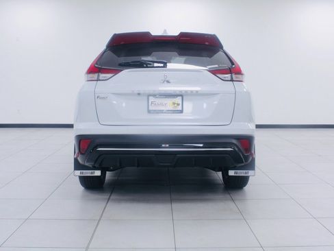 Used 2023 Mitsubishi Eclipse Cross LE image 3