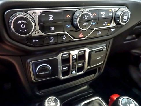 Used 2021 Jeep Wrangler Unlimited Sport AWD/4WD image 23