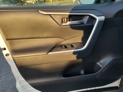 Used 2019 Toyota RAV4 XLE image 14