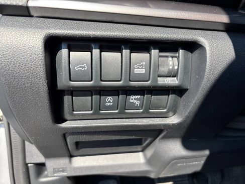 Used 2019 Subaru Forester Premium AWD/4WD image 13