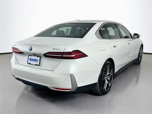 Used 2026 BMW 530i xDrive AWD/4WD image 6