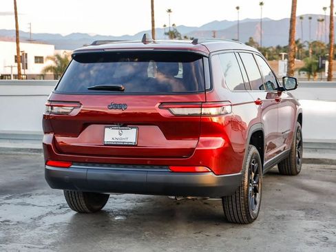 New 2025 Jeep Grand Cherokee L Altitude image 9