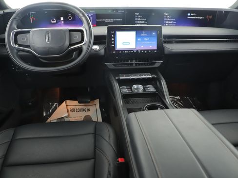 Used 2025 Lincoln Nautilus Premier w/ Jet Appearance Package AWD/4WD image 16