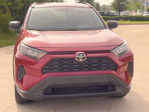 Used 2021 Toyota RAV4 LE FWD image 7