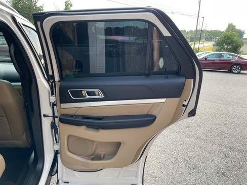 Used 2016 Ford Explorer XLT w/ Equipment Group 202A AWD/4WD image 32