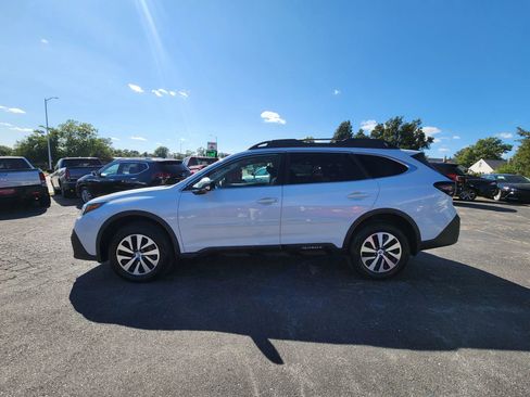 Used 2022 Subaru Outback Premium image 4