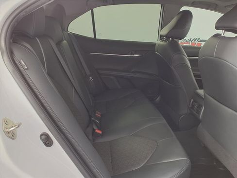 Used 2020 Toyota Camry XSE image 5