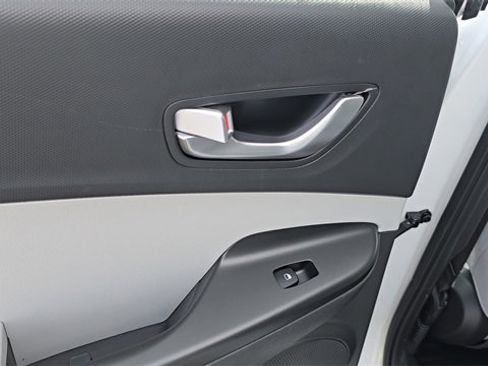 Used 2023 Hyundai Kona SEL w/ Convenience Package image 16