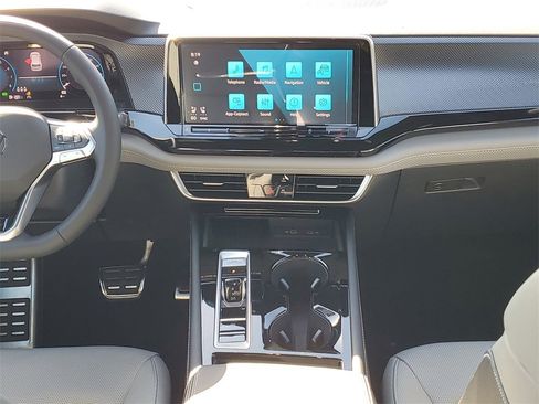 New 2026 Volkswagen Atlas Cross Sport SEL R-Line image 17