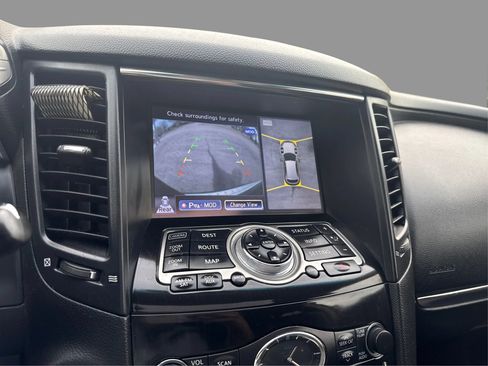 Used 2014 INFINITI QX70 AWD w/ Premium Package image 27