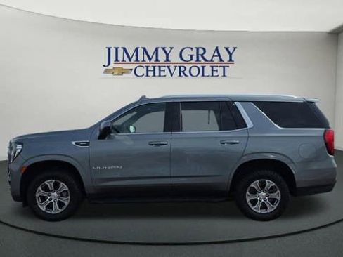 Used 2022 GMC Yukon SLE image 2