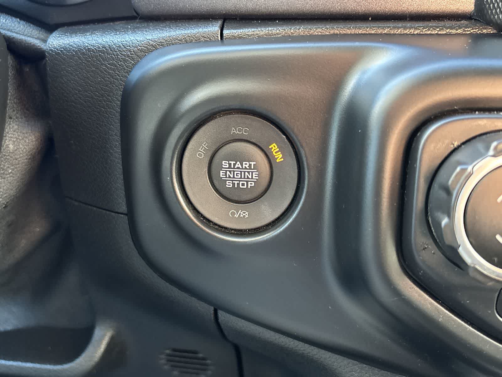 Used 2021 Jeep Gladiator Mojave AWD/4WD image 30