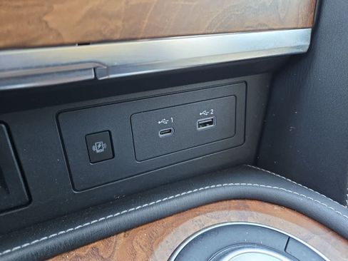 Used 2023 Nissan Armada SL w/ Captain's Chairs Package RWD image 31