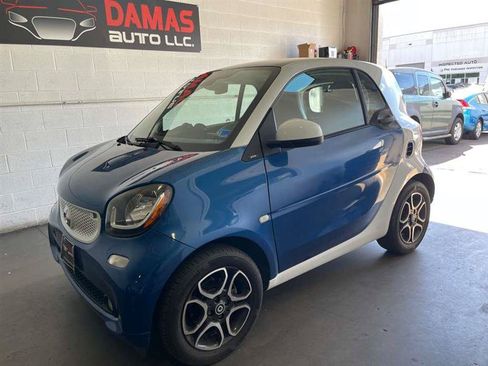 Used 2016 smart fortwo Coupe RWD image 2