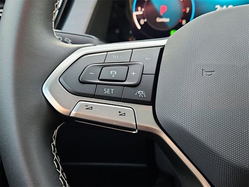 New 2026 Volkswagen Atlas Cross Sport SE image 18