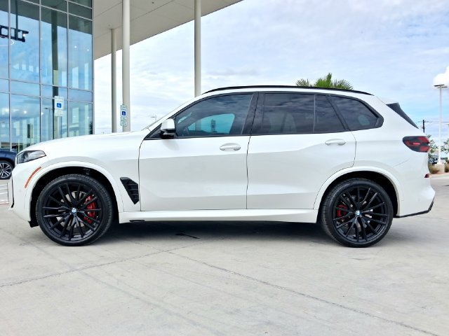 Used 2026 BMW X5 sDrive40i w/ M Sport Package RWD image 4