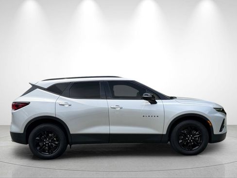 Used 2021 Chevrolet Blazer LT w/ Sound & Technology Package FWD image 6