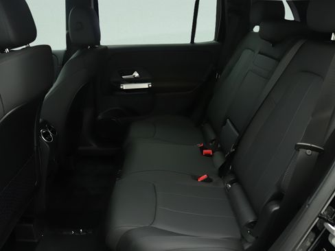 Used 2026 Mercedes-Benz GLB 250 image 31