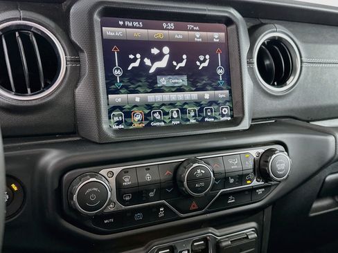 Used 2023 Jeep Wrangler Unlimited Sahara w/ Cold Weather Group AWD/4WD image 24