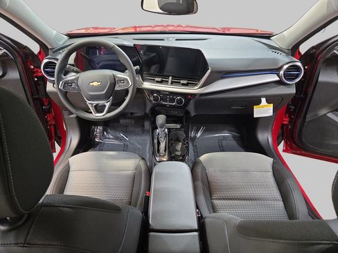 New 2026 Chevrolet Trax LT w/ Sunroof Package image 9