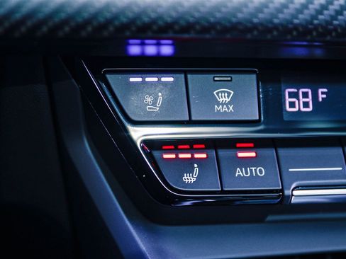 Used 2022 Audi e-tron GT Prestige w/ Prestige Package image 28