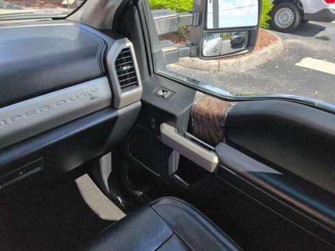 Used 2019 Ford F350 Lariat w/ Lariat Ultimate Package AWD/4WD image 16