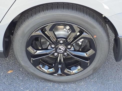 Used 2025 Honda Accord SE image 18