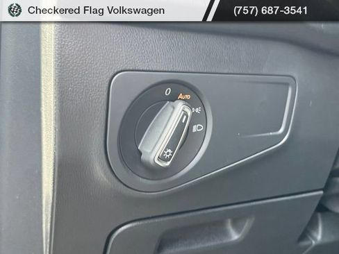 Used 2024 Volkswagen Tiguan SE AWD/4WD image 17
