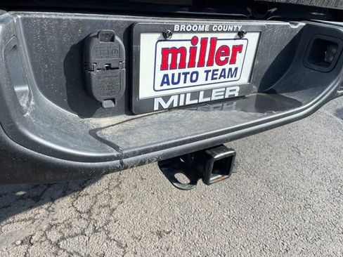 Used 2022 Jeep Gladiator Rubicon w/ Cold Weather Group image 6