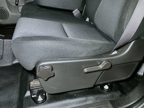 Used 2011 Chevrolet Silverado 1500 W/T AWD/4WD image 17