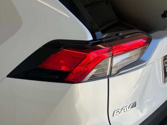 Used 2021 Toyota RAV4 Limited AWD/4WD image 16