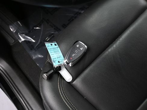 Used 2023 Chevrolet Traverse LT w/ Midnight/Sport Edition image 18