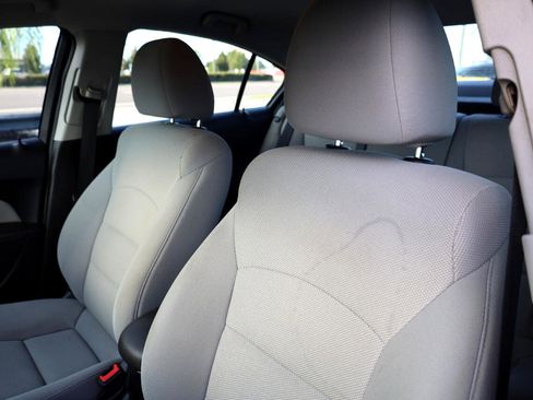 Used 2013 Chevrolet Cruze LT image 5