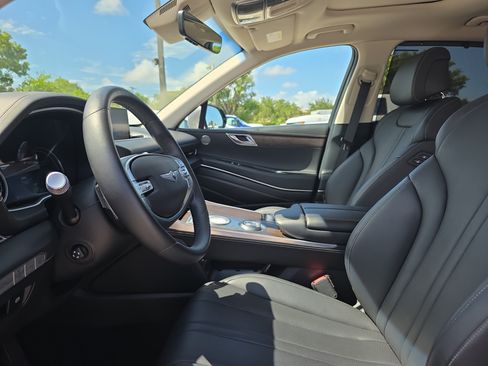 Used 2021 Genesis GV80 2.5T AWD/4WD image 24