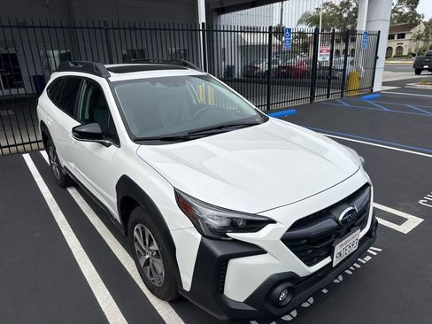 Used 2025 Subaru Outback Premium image 3
