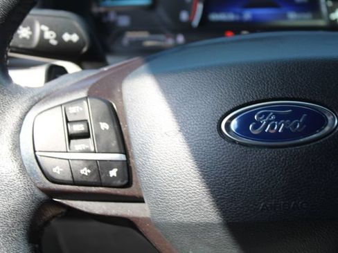 Used 2020 Ford Explorer XLT RWD image 18