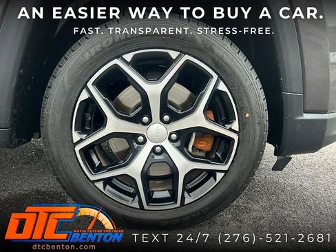 Used 2024 Jeep Compass Latitude AWD/4WD image 27