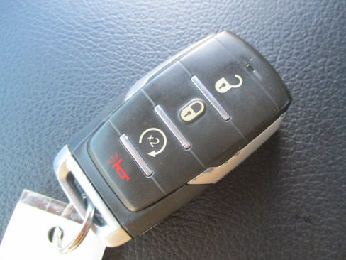 Used 2024 RAM 1500 Big Horn AWD/4WD image 40