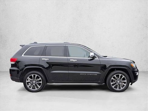 Used 2018 Jeep Grand Cherokee Overland AWD/4WD image 4