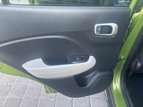 Used 2023 Hyundai Venue SEL image 24