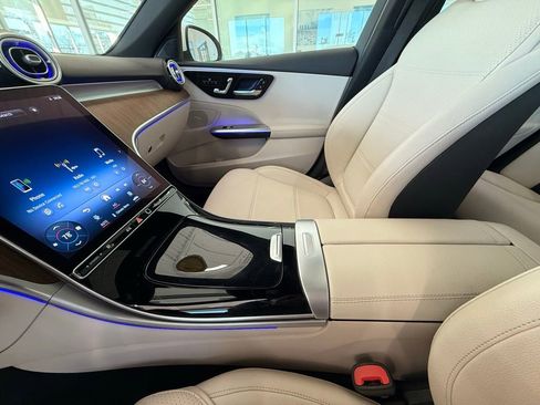 Used 2023 Mercedes-Benz C 300 4MATIC Sedan w/ Exclusive Trim Package image 19