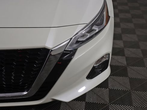 Used 2020 Nissan Altima 2.0 Platinum image 14