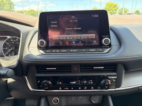 Used 2023 Nissan Rogue SV w/ SV Premium B Package AWD/4WD image 21