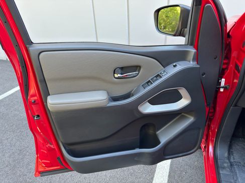 Used 2022 Nissan Frontier SV image 30